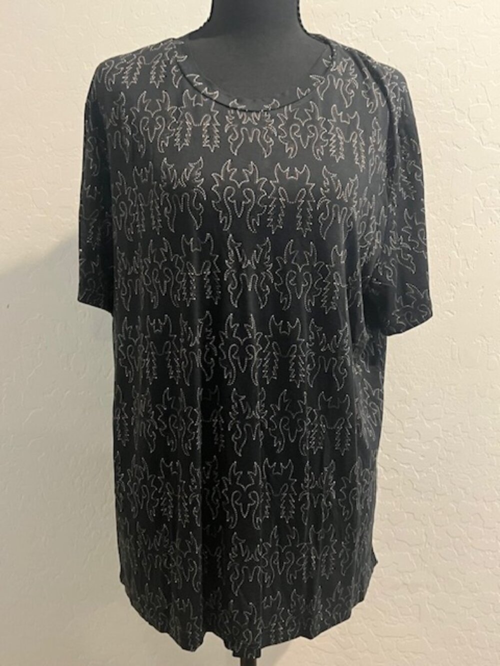 NWT 2 Gly Co Black Western Scroll Print Tunic Top 2X
